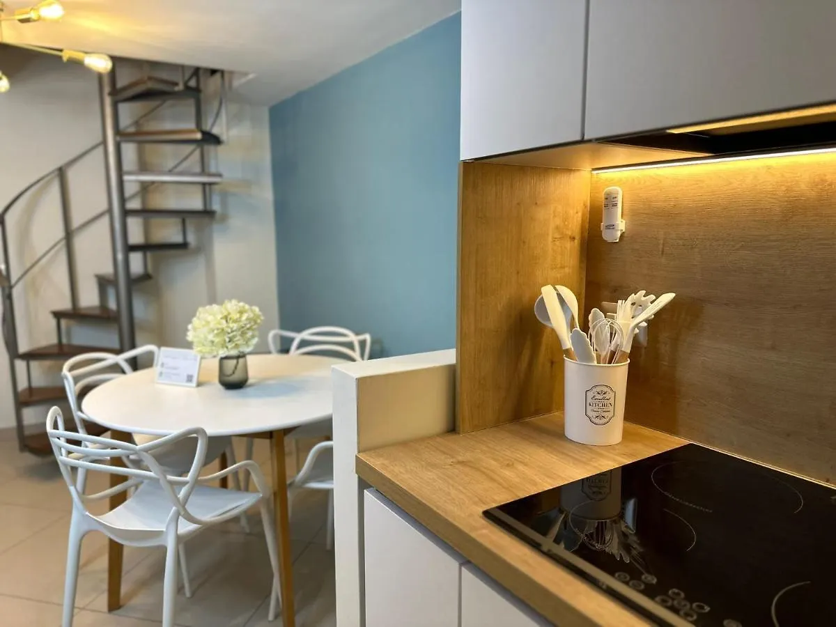 Aparthotel Palazzorefici Naples Italy