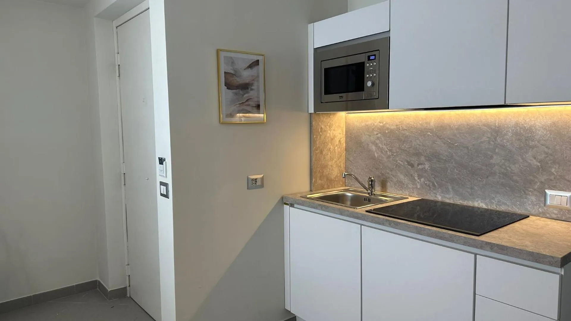 Aparthotel Palazzorefici Naples